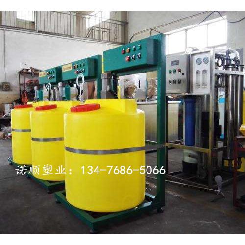 方形加药箱 圆形搅拌桶